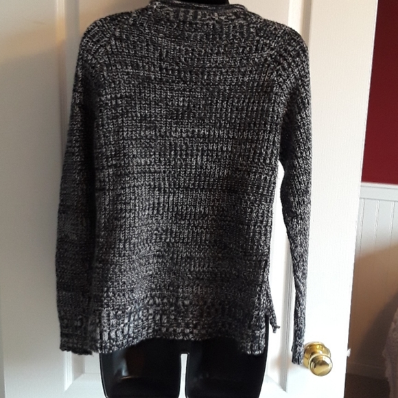 💕CUTE💕Majora Grey Sweater - Picture 5 of 6